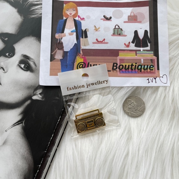 Boombox / Beatbox Brooch - Picture 6 of 7